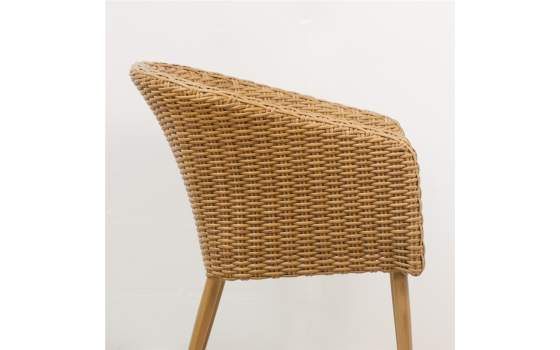 Butaca Aluminio Rattan Sintetico Miel Diseño moderno Aubaud