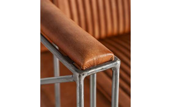 Butaca Sillon Estilo Industrial Piel y Acero  Serie Achaize