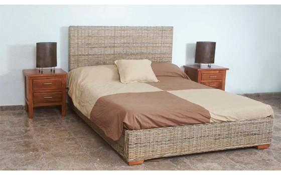 Cama 3 Tamaños Diseño de Rattan Natural y Madera Serie Kubu