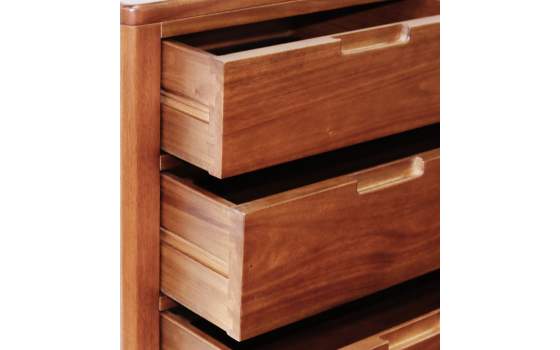 Comoda Estilo Colonial con 5 Cajones Serie Oporto