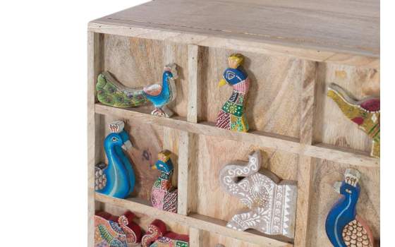 Comoda Madera Mango con Relieves de Animales Serie Albera