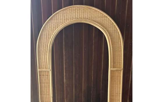Espejo Decoracion Semicircular en Rattan Serie Atains
