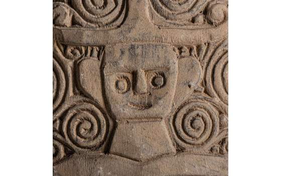 Figura en Madera Tallada Madera Natural Etnica Serie Akataon