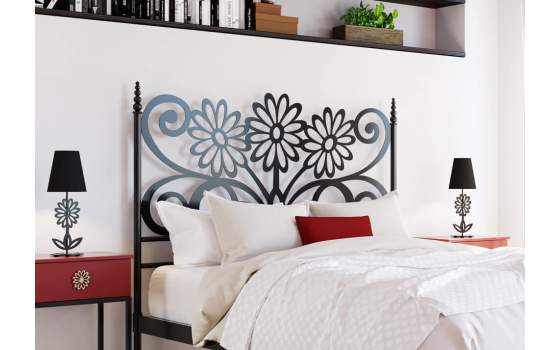 Lampara con Pie de Flor en Acero Serie Maya