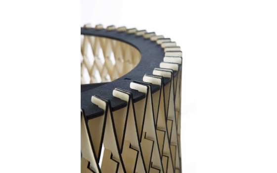 Lampara Sobre Mesa Actual Tulipa Madera Base Metal Aldat