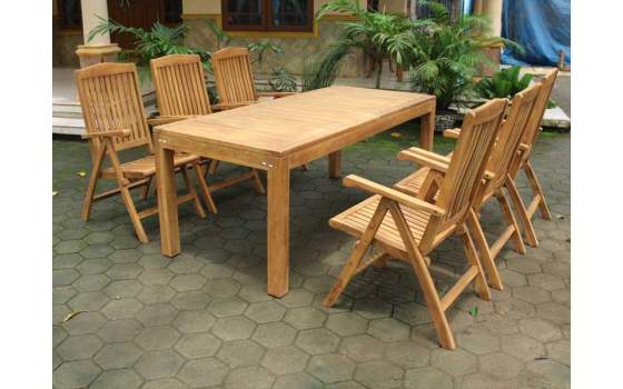 Mesa Grande Teca y 8 Sillones Plegables Serie Tirena