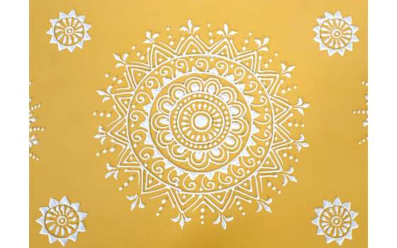 Mesita Oriental Decorada Blanco Amarillo Serie Aciapi Mesita Oriental Decorada Blanco Amarillo Serie Aciapi