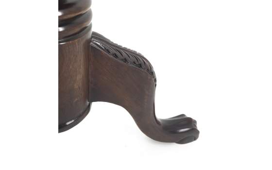 Mesita Redonda Chippendale 2 Cajones