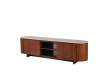 Mueble TV Actual 2 Puertas y Estantes Color Nogal Serie Allois