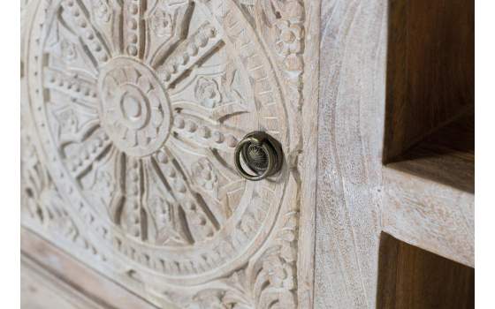 Mueble TV Etnico 2 Puertas Talladas Serie Ateneas