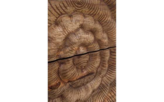 Mueble TV Madera Tallada en Flor 2 Puertas 2 Cajones Aguirrea