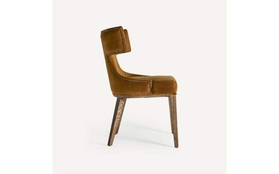 Silla Contemporanea Dozza Tapizada Tachuelas Serie Zenica