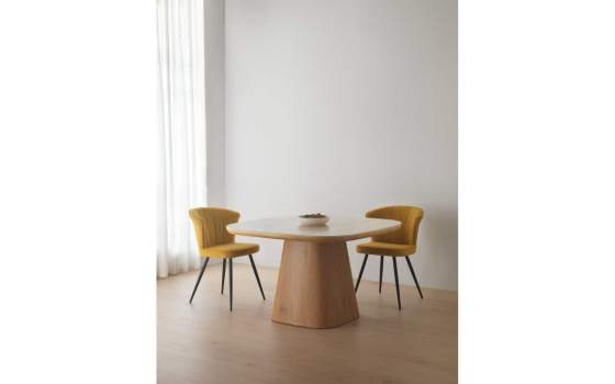 Silla Moderna Tapizada Color Mostaza Patas Metalicas Aldegati