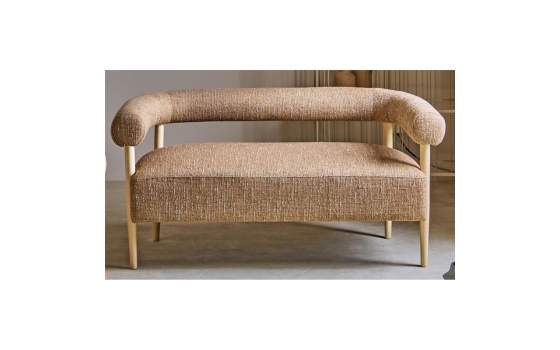 Sofa 2 Plazas Madera y Tapizado Caramelo Serie Mere