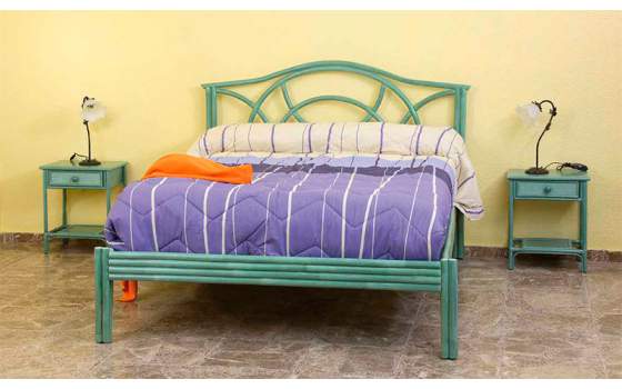 Cama Palos de Rattan Natural en Colores Serie Arnist Cama Palos de Rattan Natural en Colores Serie Arnist
