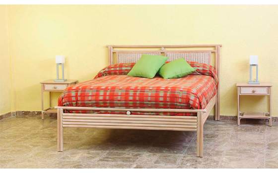 Cama Tejido de Rattan y Medula Natural en Colores Serie Atains Cama Tejido de Rattan y Medula Natural en Colores Serie Atains